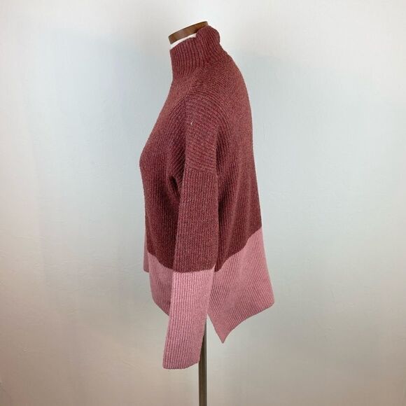 Olive + Oak Colorblock Mock-neck Sweater - Picture 4 of 6